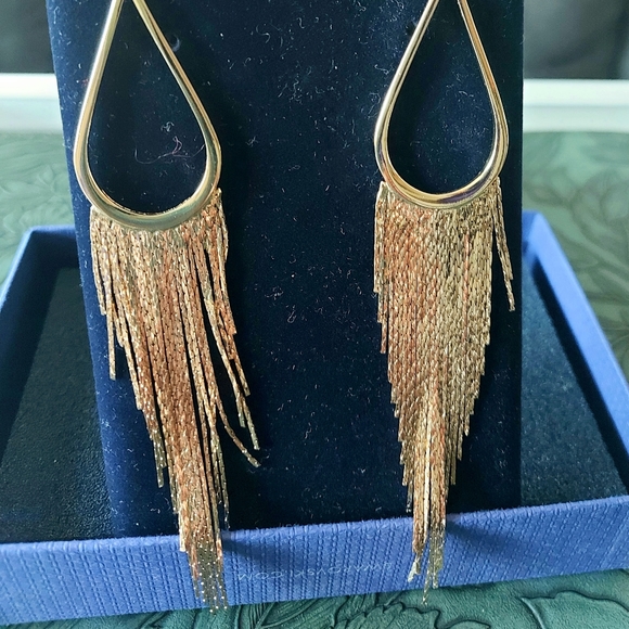 🔥 Final sale🎈GUESS _Gold drop earrings _ - Picture 8 of 8